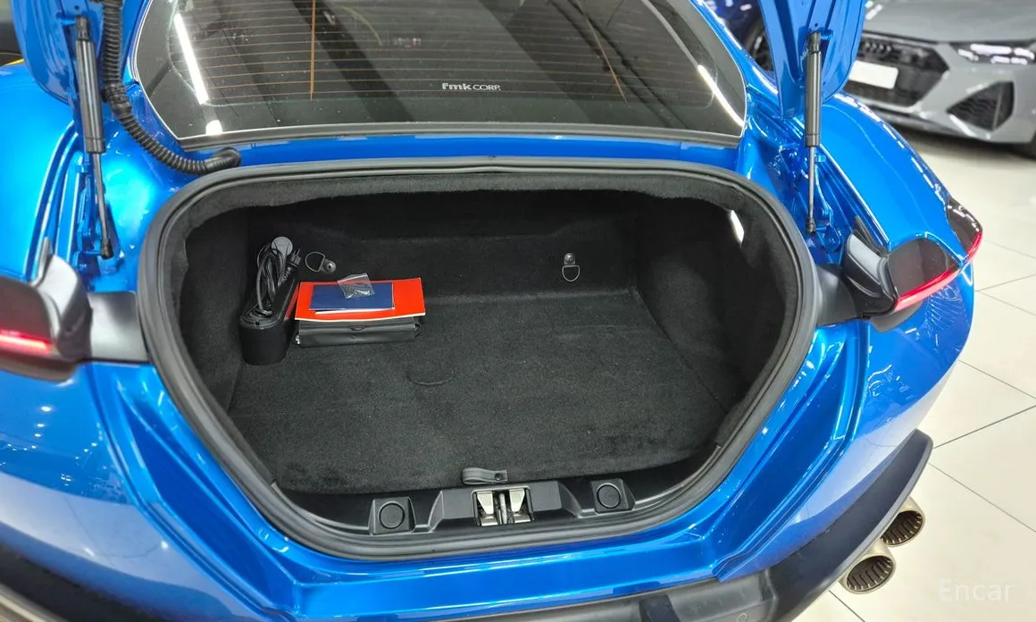 Фото 6 - Ferrari Roma