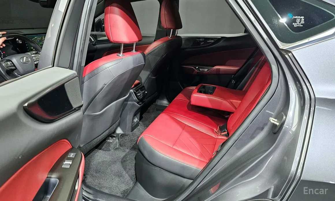 Фото 11 - Lexus NX