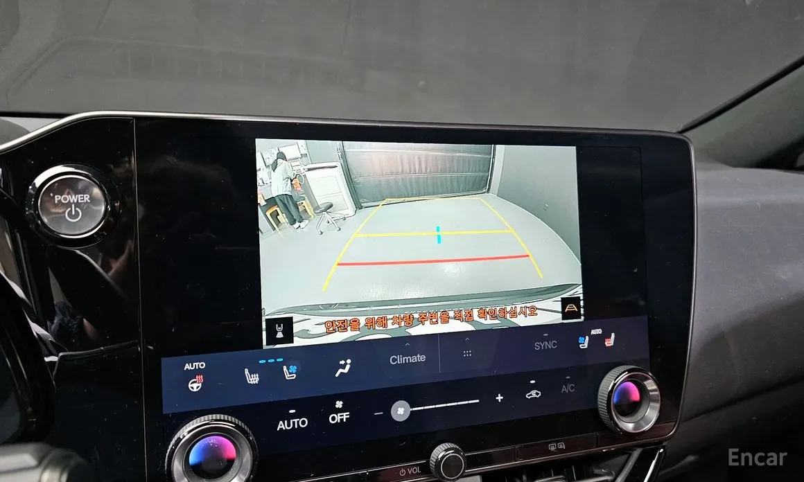 Фото 17 - Lexus NX