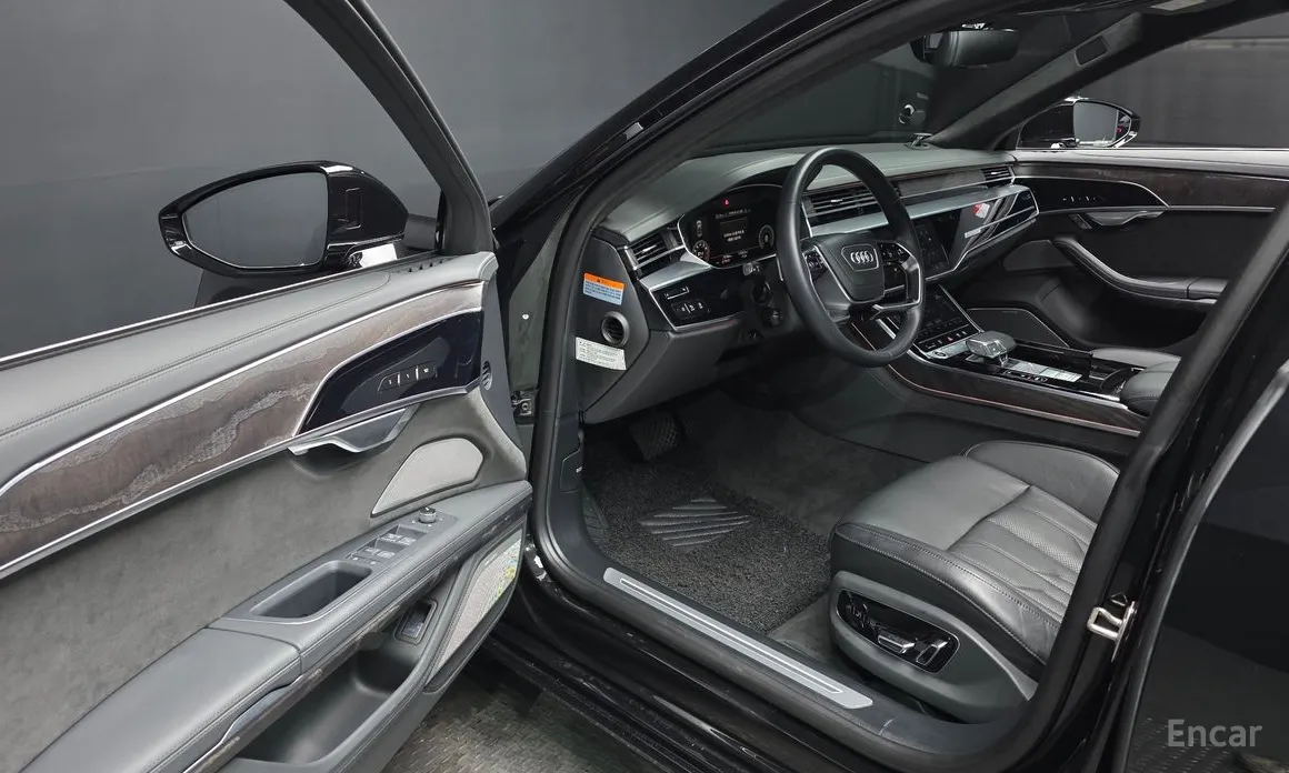 Фото 10 - Audi A8