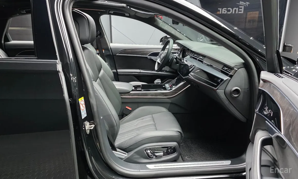 Фото 11 - Audi A8