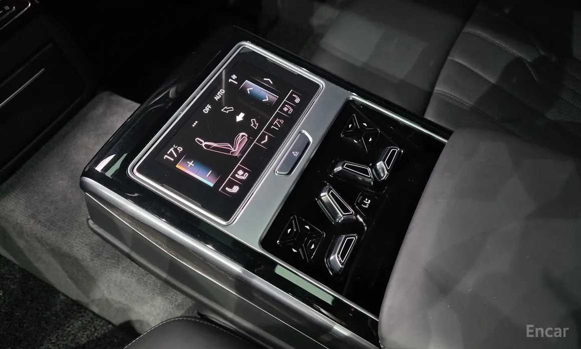 Фото 18 - Audi A8