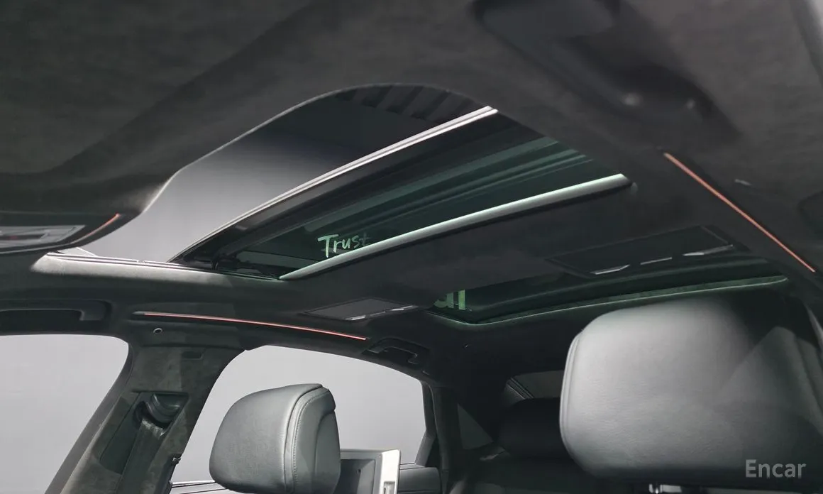 Фото 19 - Audi A8