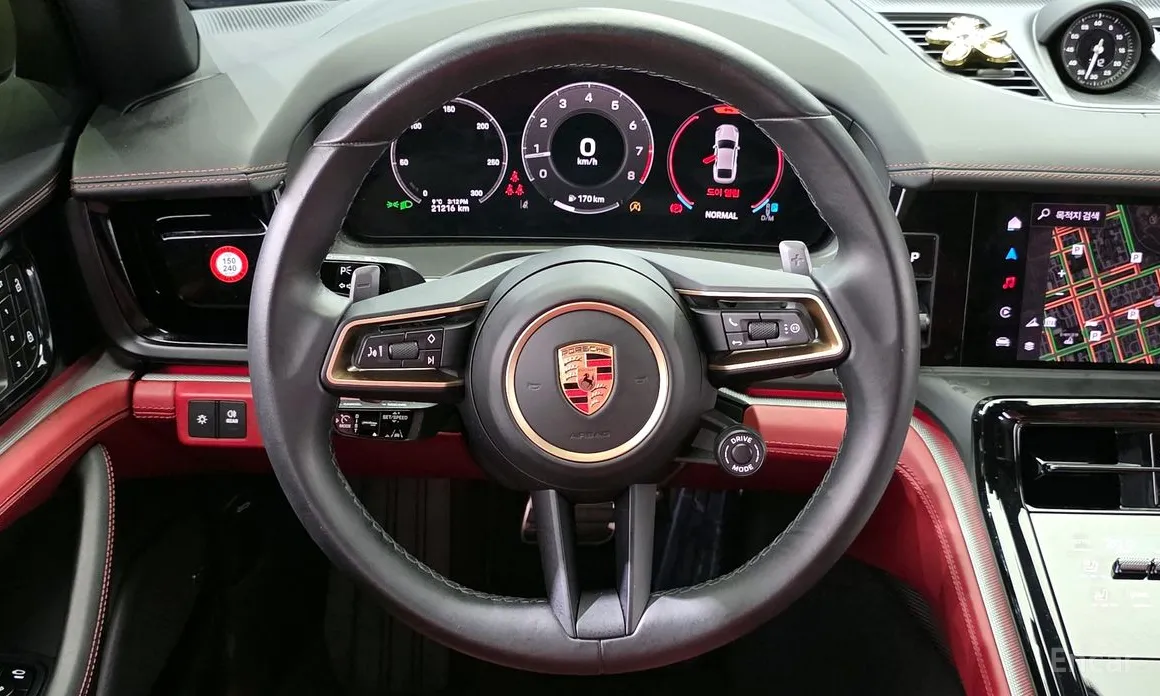 Фото 13 - Porsche Panamera