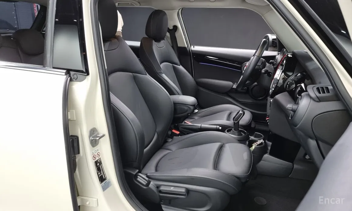 Фото 10 - Mini Cooper