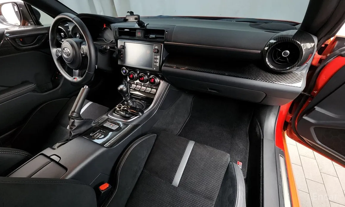 Фото 7 - Toyota 86