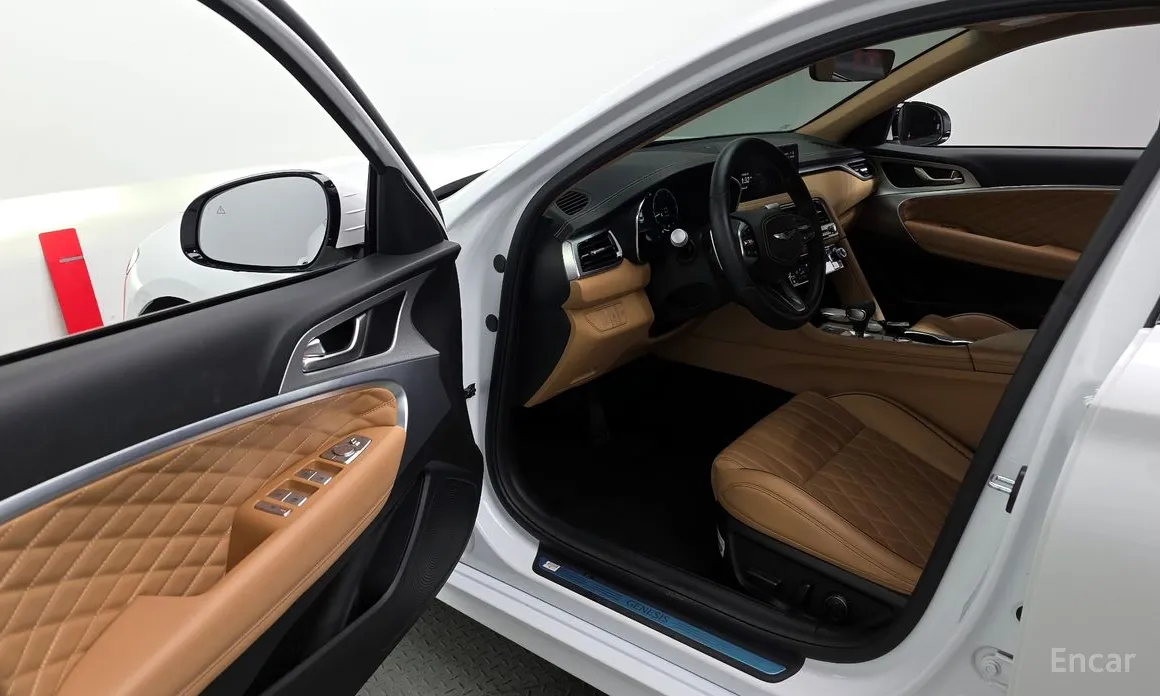 صورة 10 - Genesis G70