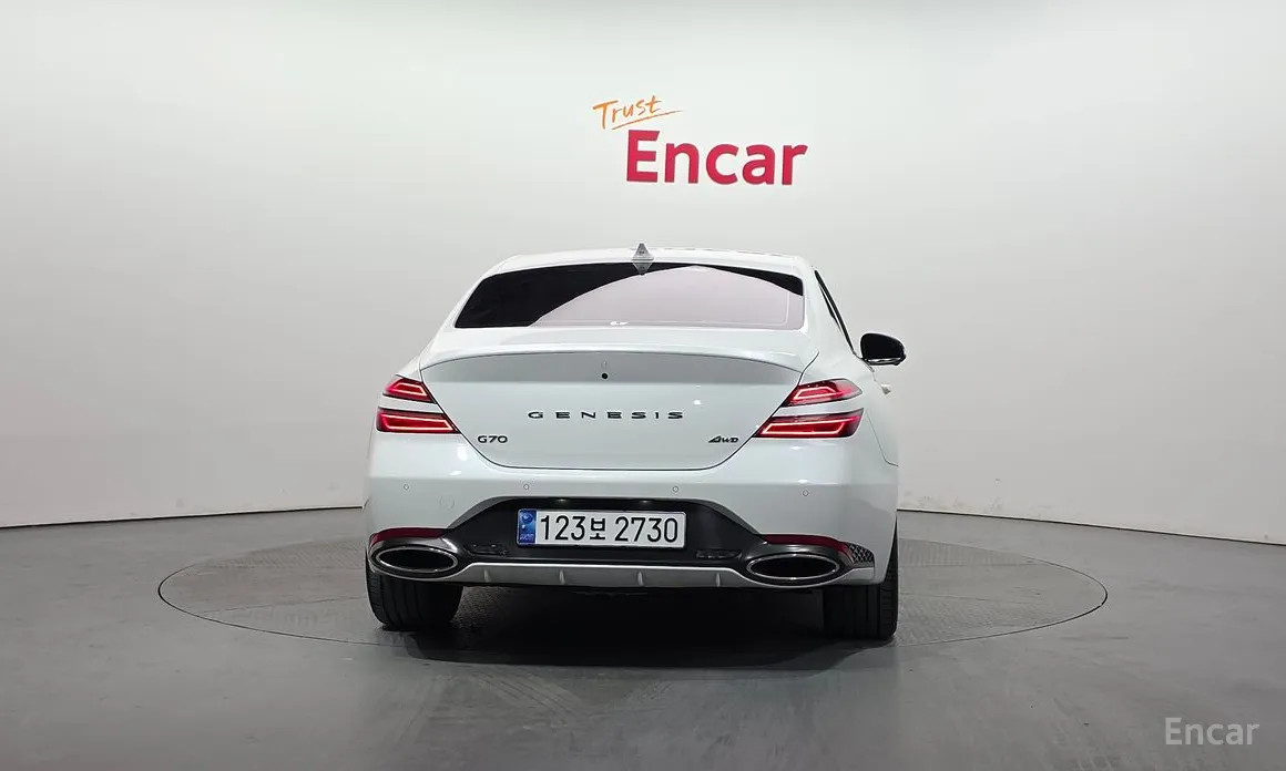 صورة 4 - Genesis G70