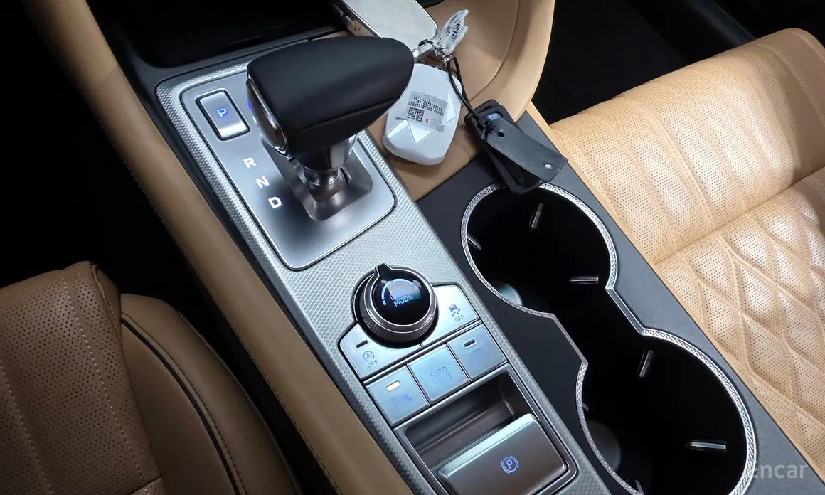 صورة 9 - Genesis G70