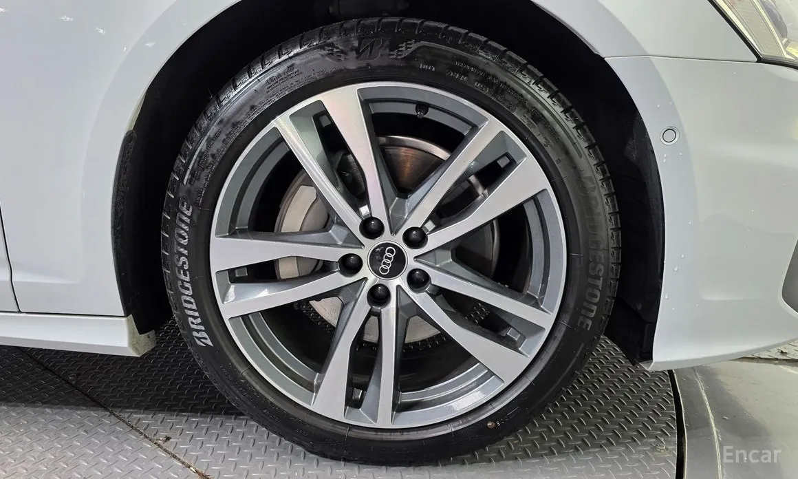 Фото 5 - Audi A6