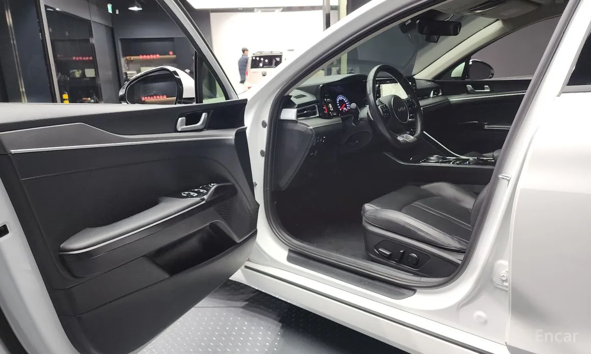 Фото 10 - Kia K5