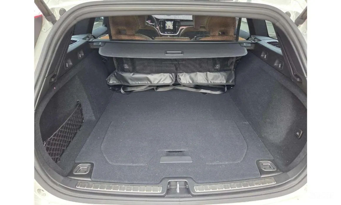 Фото 19 - Volvo V60