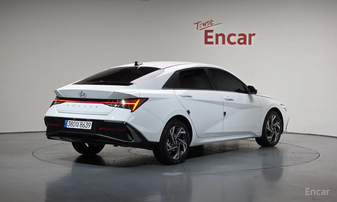 Фото 2 - Hyundai Avante