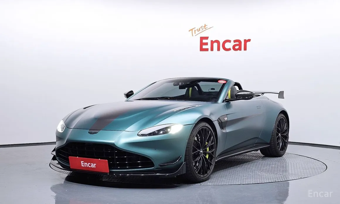 Фото 1 - Aston Martin Vantage