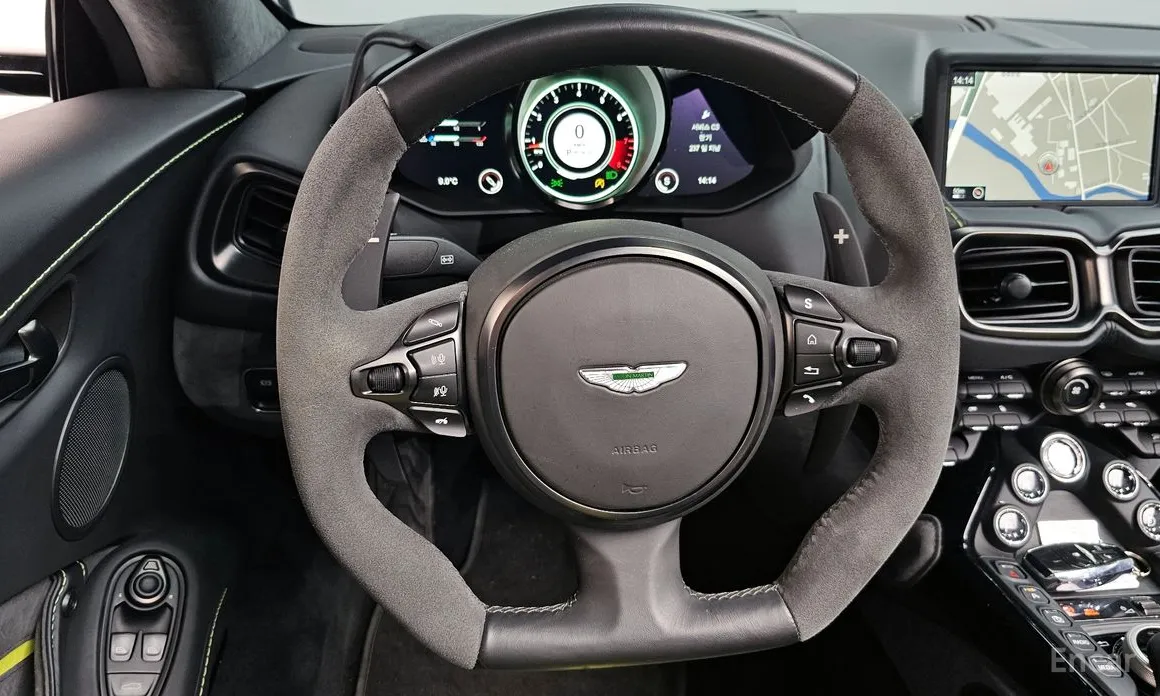 Фото 13 - Aston Martin Vantage