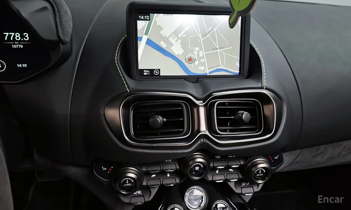 Фото 14 - Aston Martin Vantage