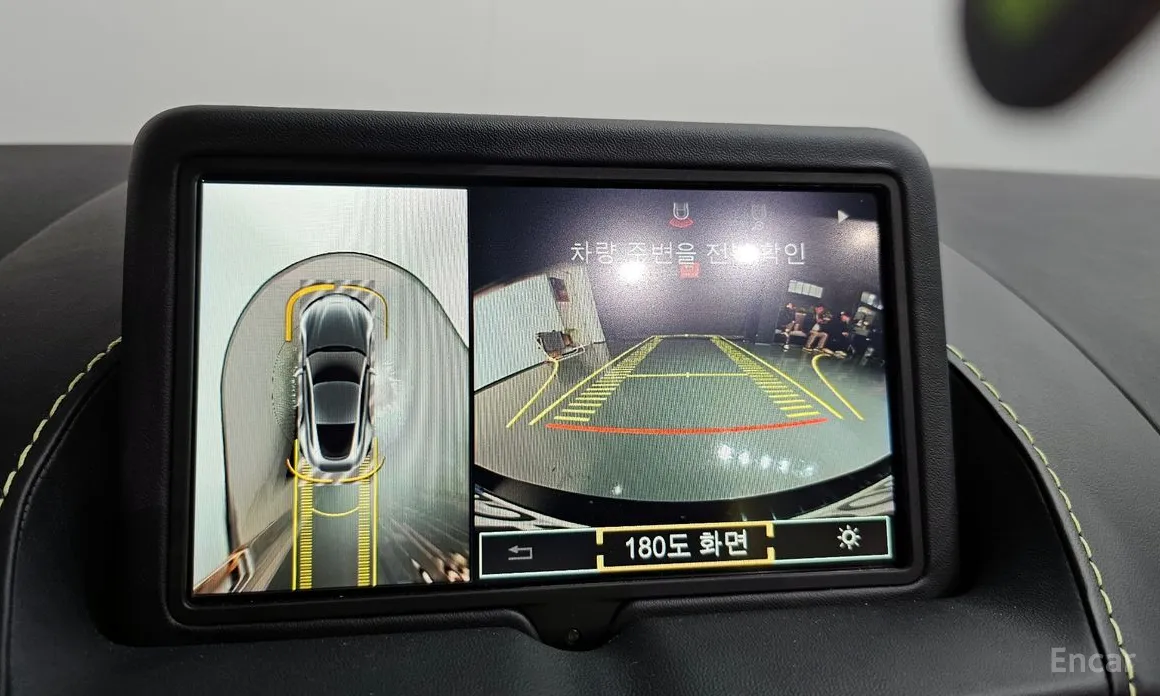 Фото 15 - Aston Martin Vantage