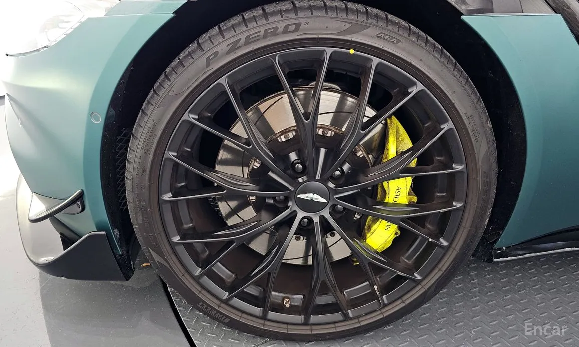 Фото 5 - Aston Martin Vantage