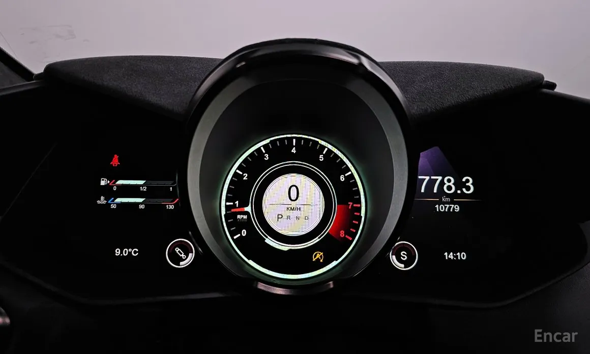 Фото 8 - Aston Martin Vantage