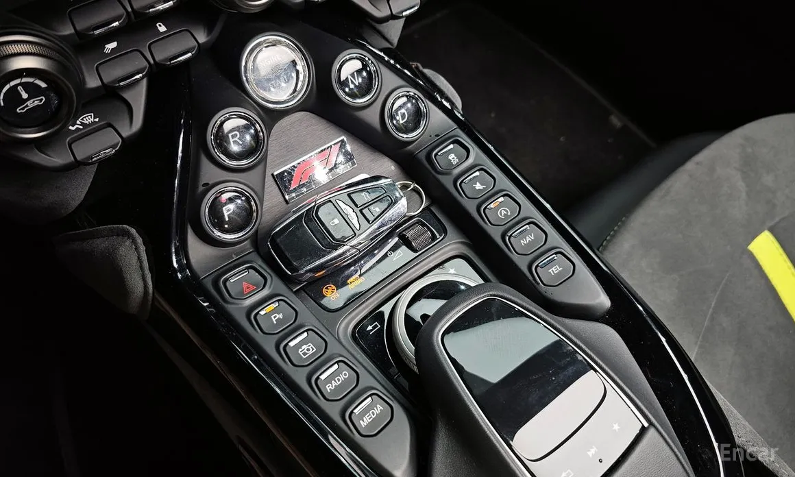 Фото 9 - Aston Martin Vantage