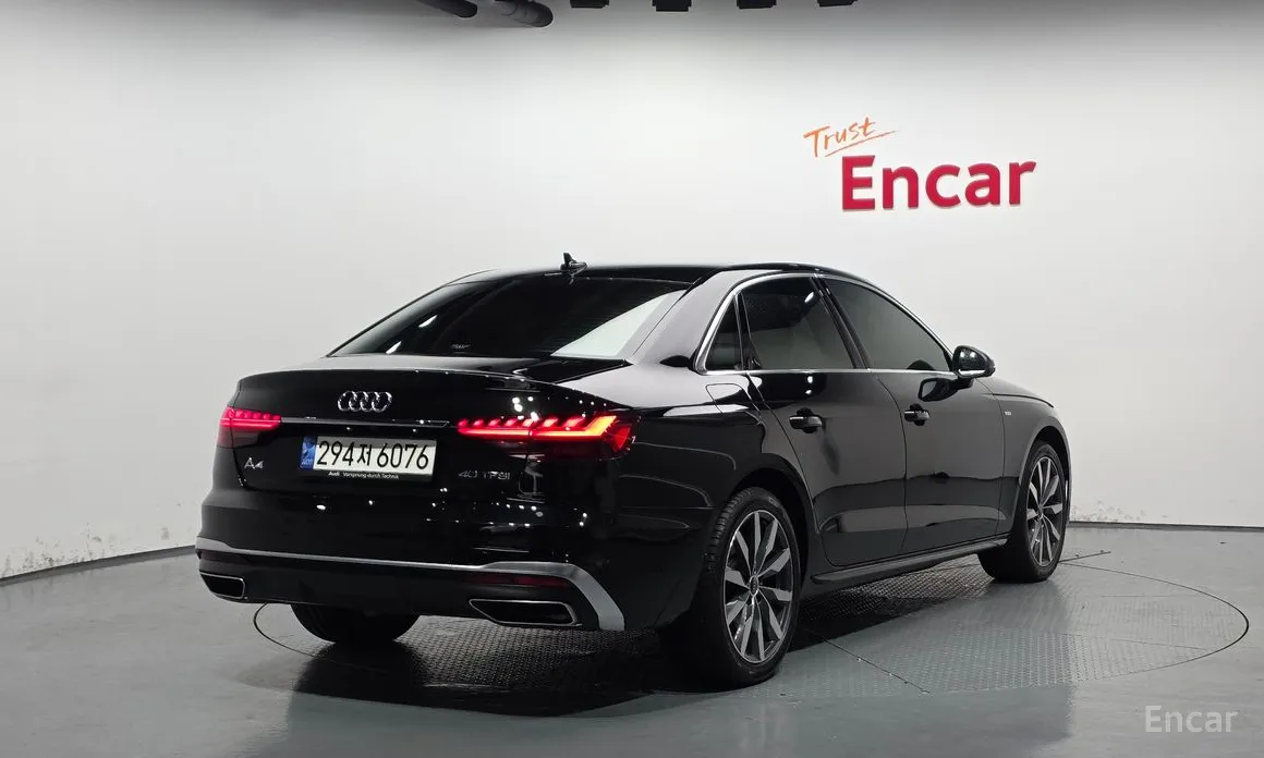 Фото 2 - Audi A4