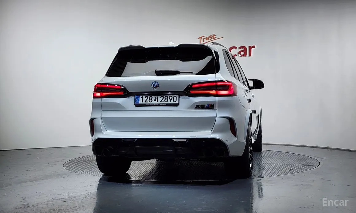 Фото 4 - BMW X5 M