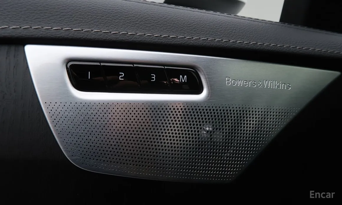 Фото 18 - Volvo XC90