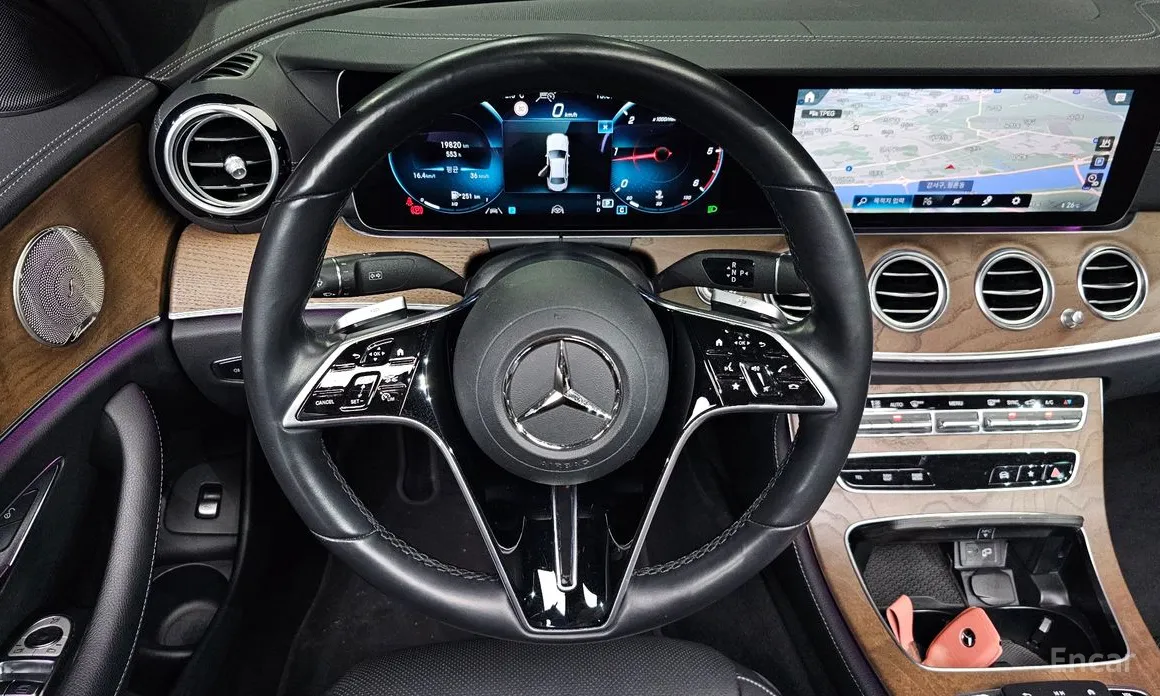 Фото 13 - Mercedes-Benz E-Class