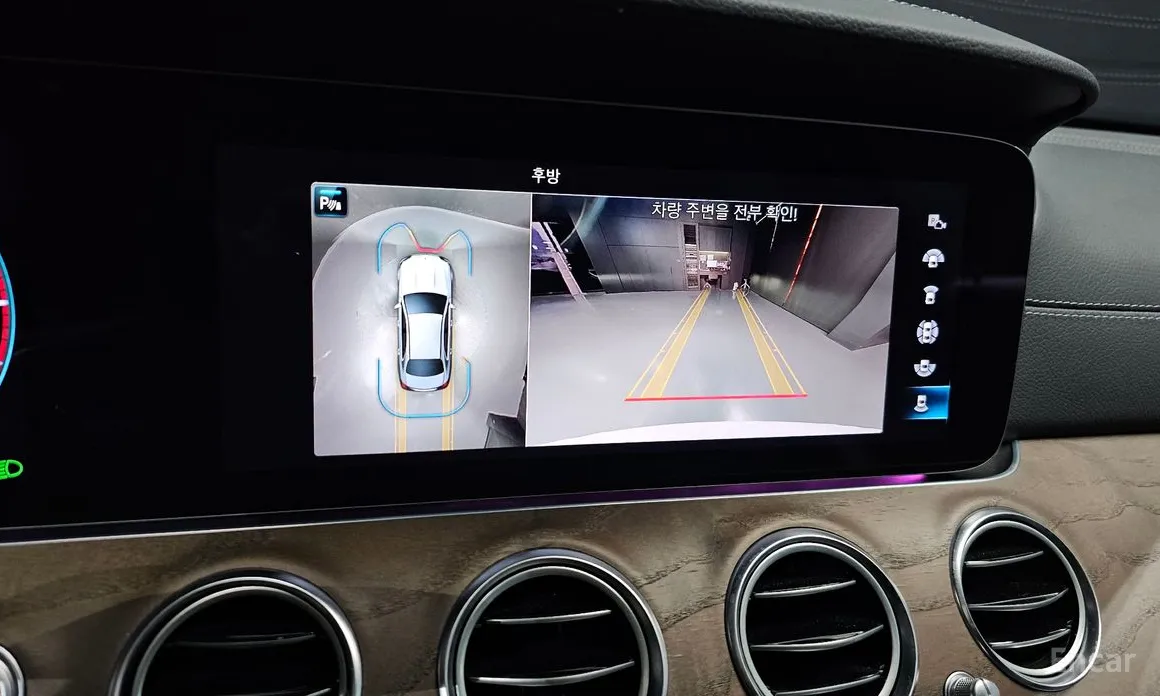 Фото 15 - Mercedes-Benz E-Class