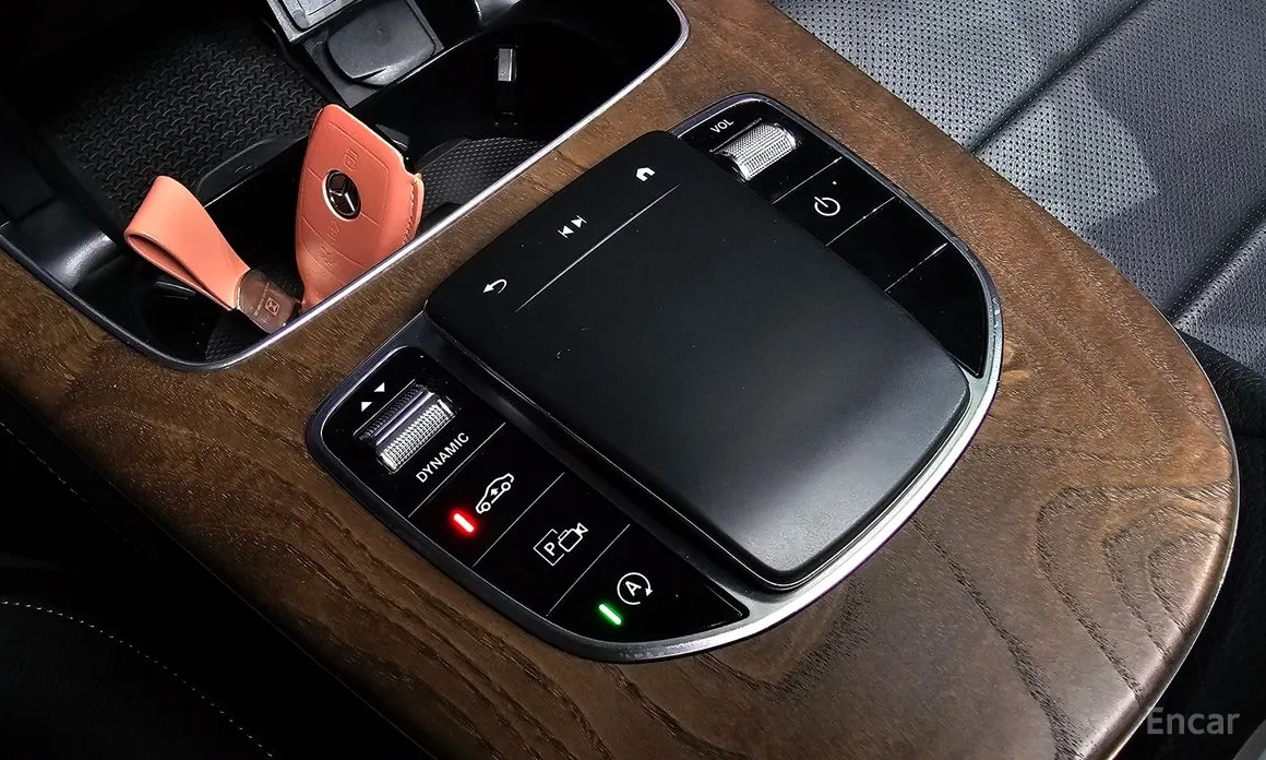 Фото 17 - Mercedes-Benz E-Class