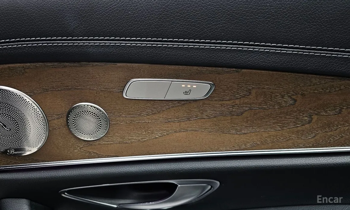 Фото 19 - Mercedes-Benz E-Class