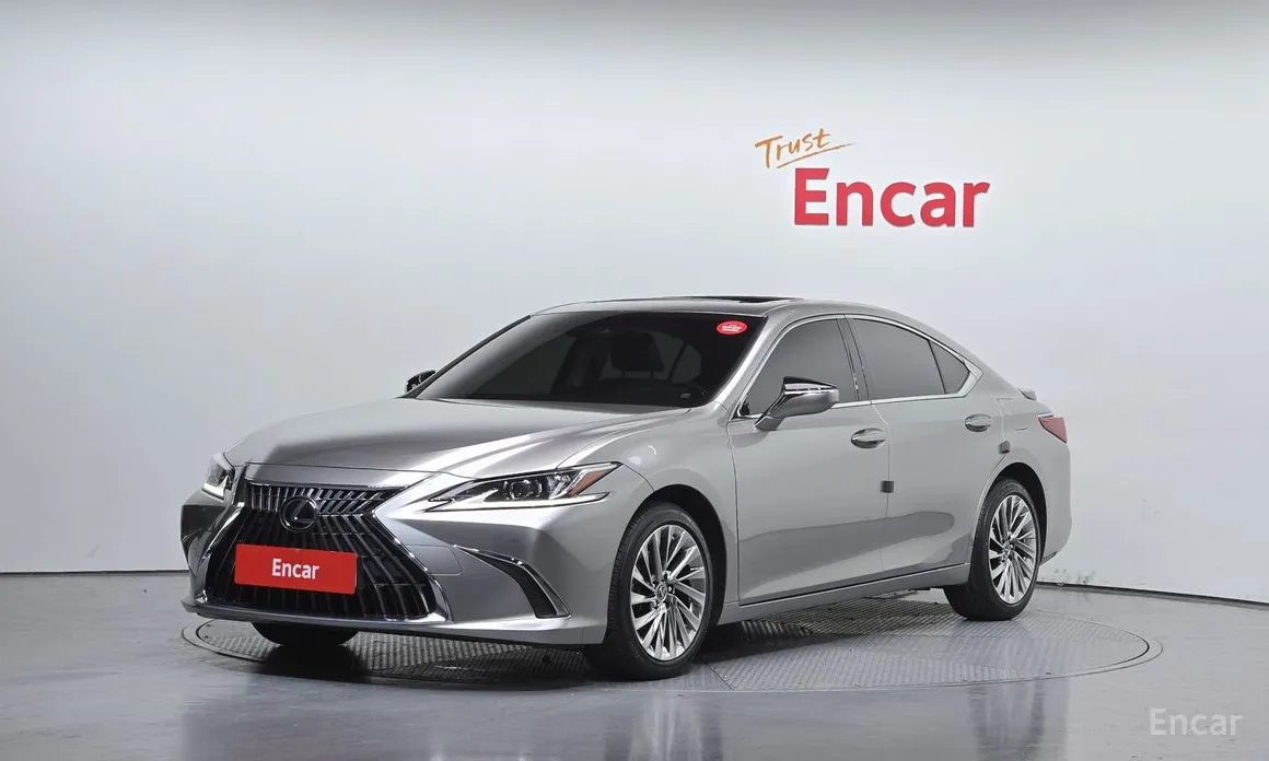 Фото 1 - Lexus ES