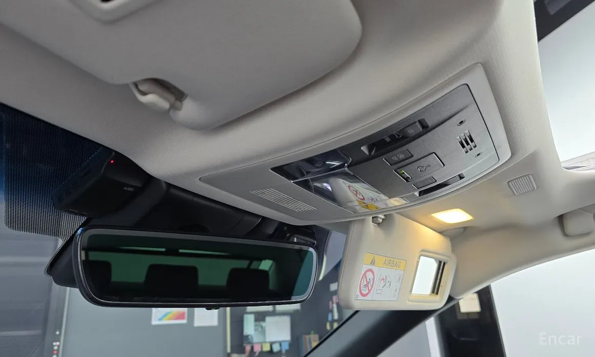 Фото 16 - Lexus ES