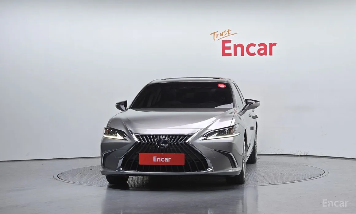 Фото 3 - Lexus ES