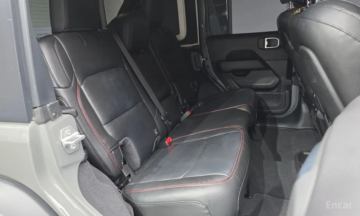 Фото 12 - Jeep Wrangler