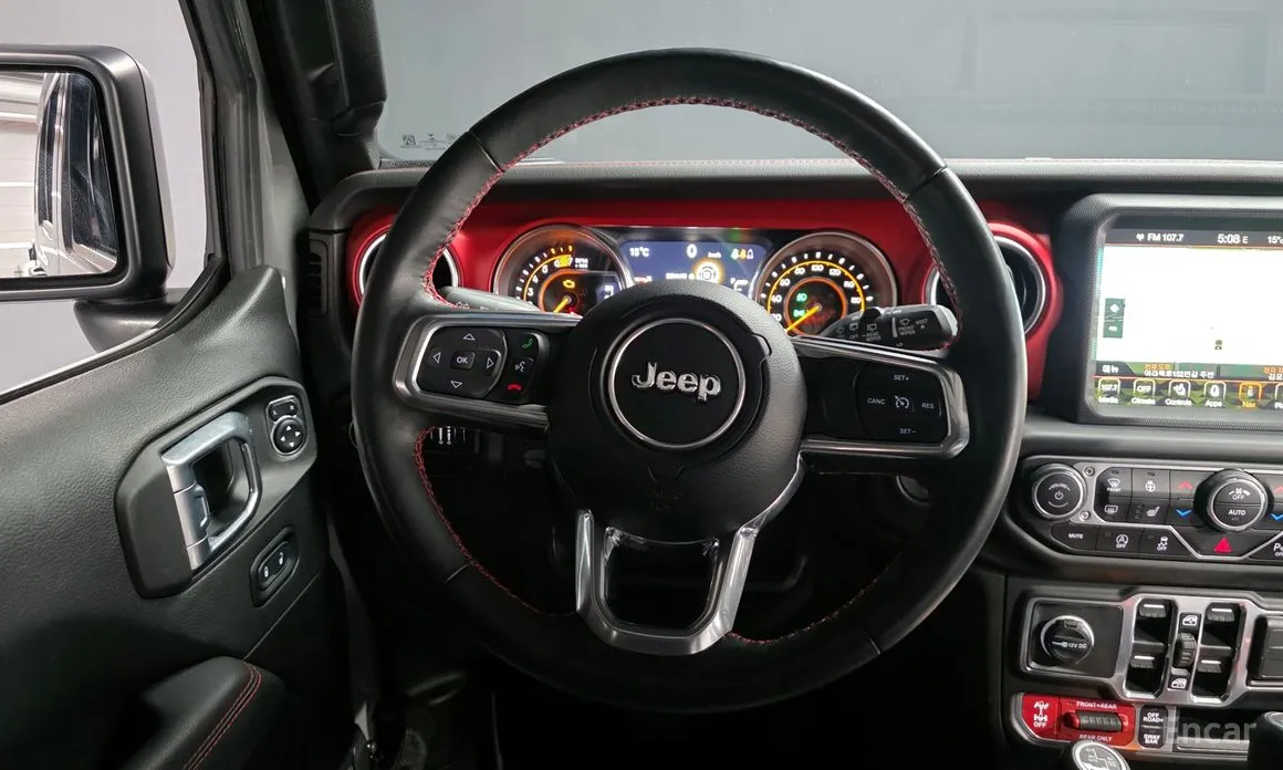 Фото 13 - Jeep Wrangler