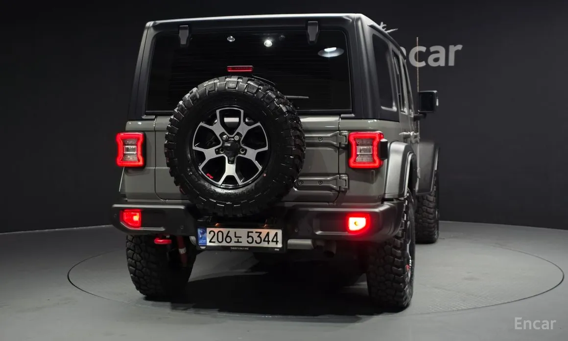 Фото 4 - Jeep Wrangler