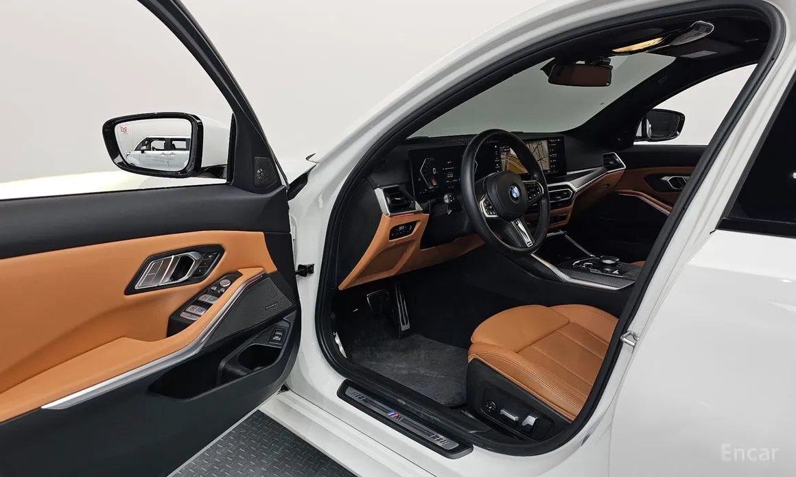 Photo 10 - BMW 3 Series