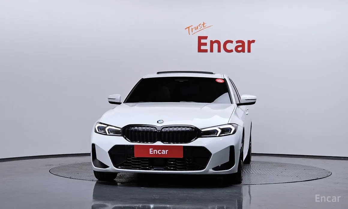 Photo 3 - BMW 3 Series