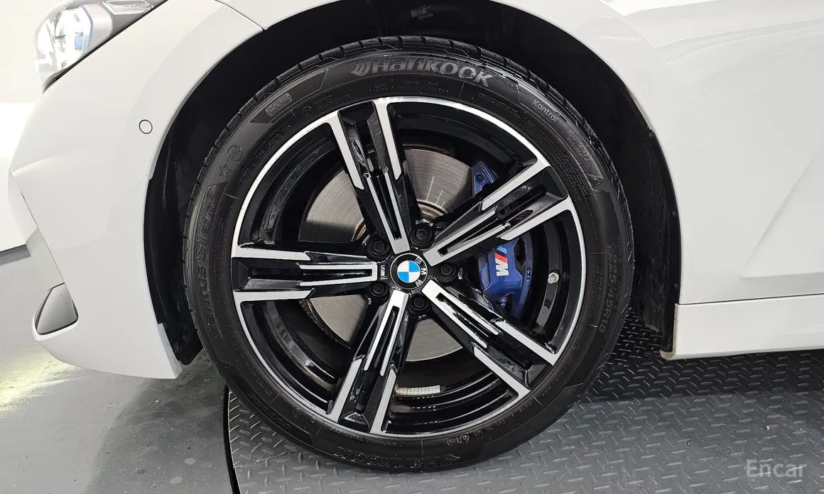 Photo 5 - BMW 3 Series