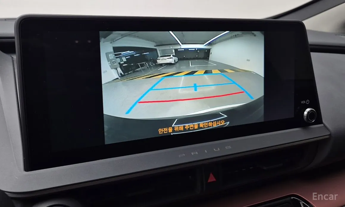 Фото 13 - Toyota Prius