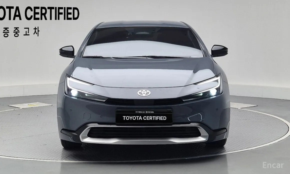 Фото 3 - Toyota Prius