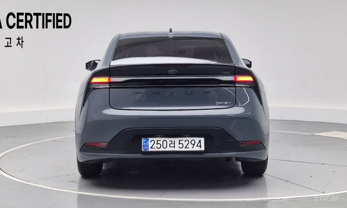 Фото 4 - Toyota Prius