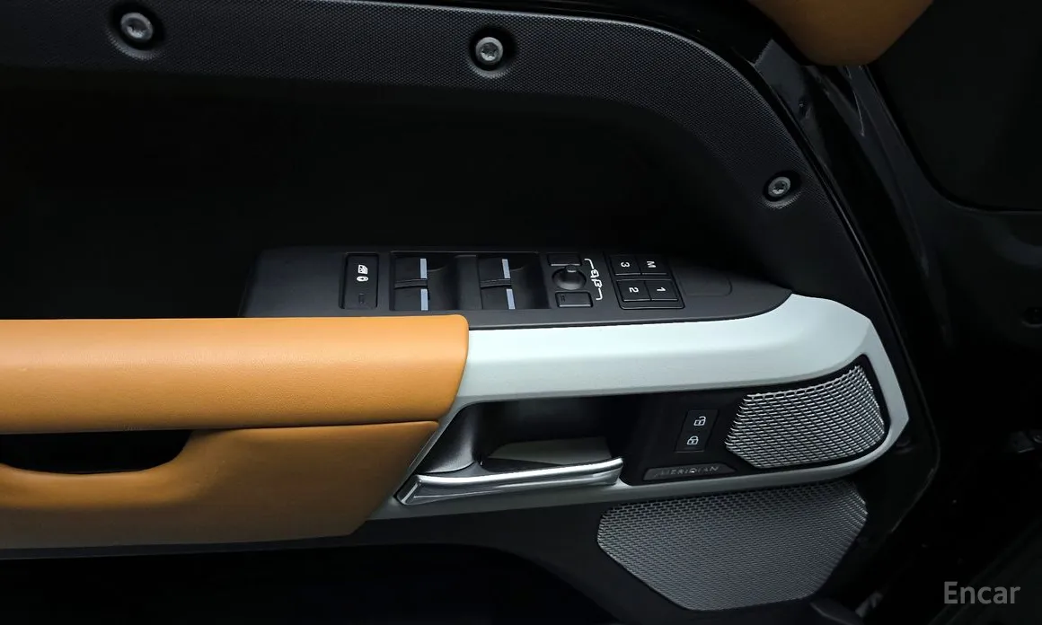 Фото 17 - Land Rover Defender