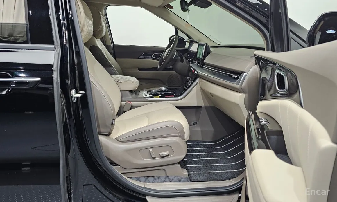 Фото 11 - Kia Carnival