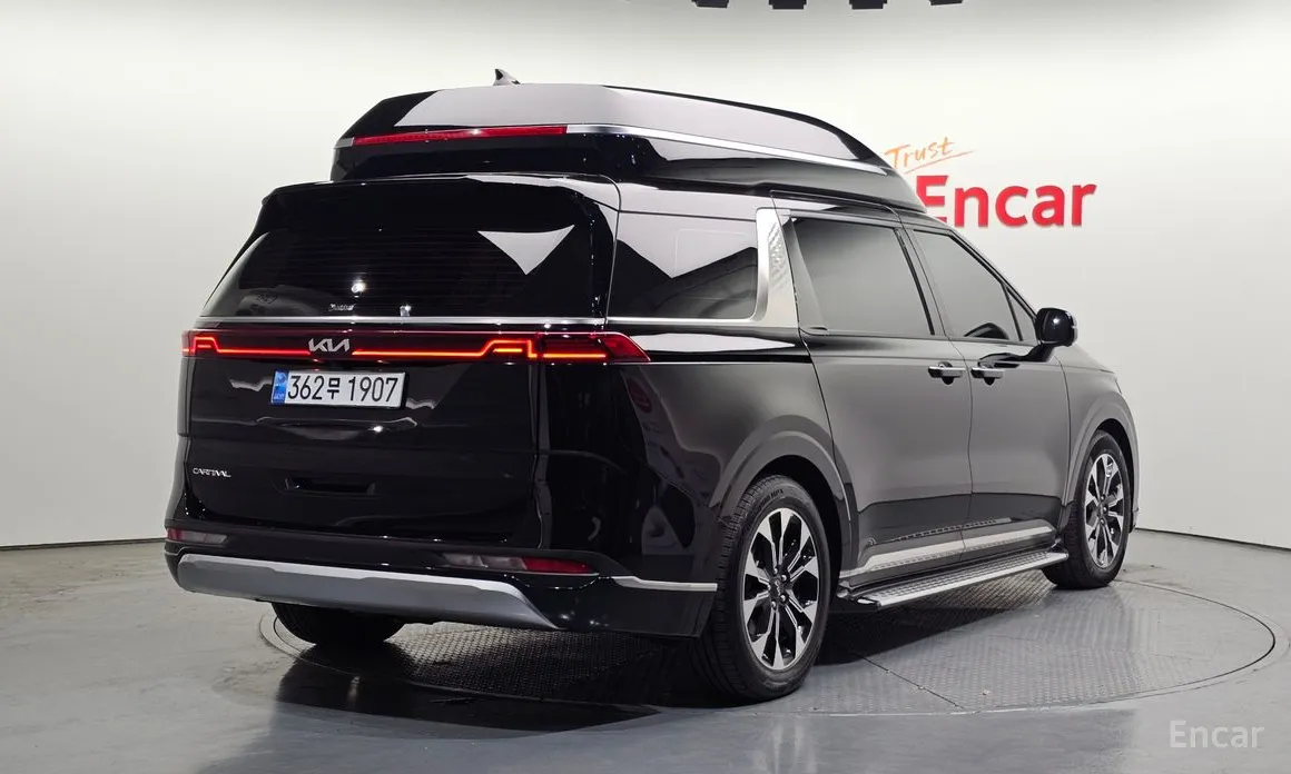 Фото 2 - Kia Carnival