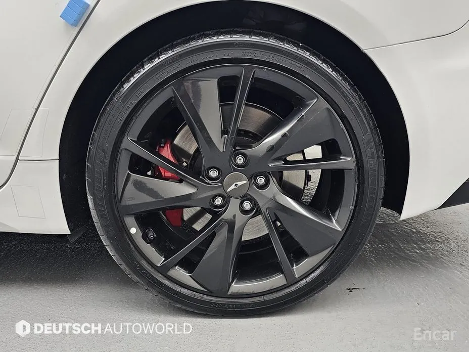 Фото 5 - Genesis G70