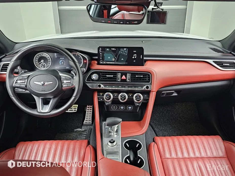 Фото 7 - Genesis G70