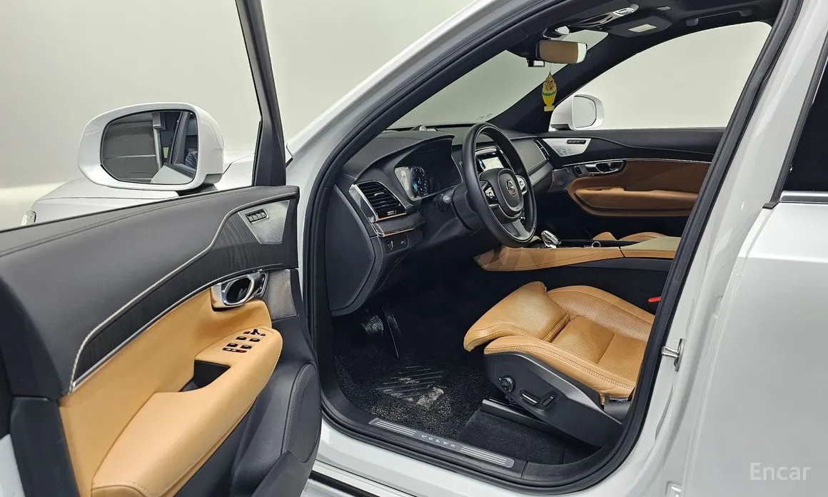 Photo 10 - Volvo XC90