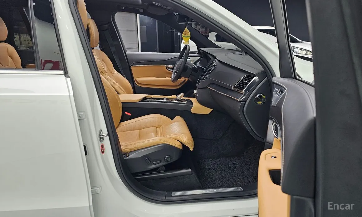 Photo 11 - Volvo XC90